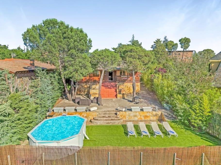 Cozy wood cabin, Casino, Pool, 25 min to Madrid Center, Madrid
