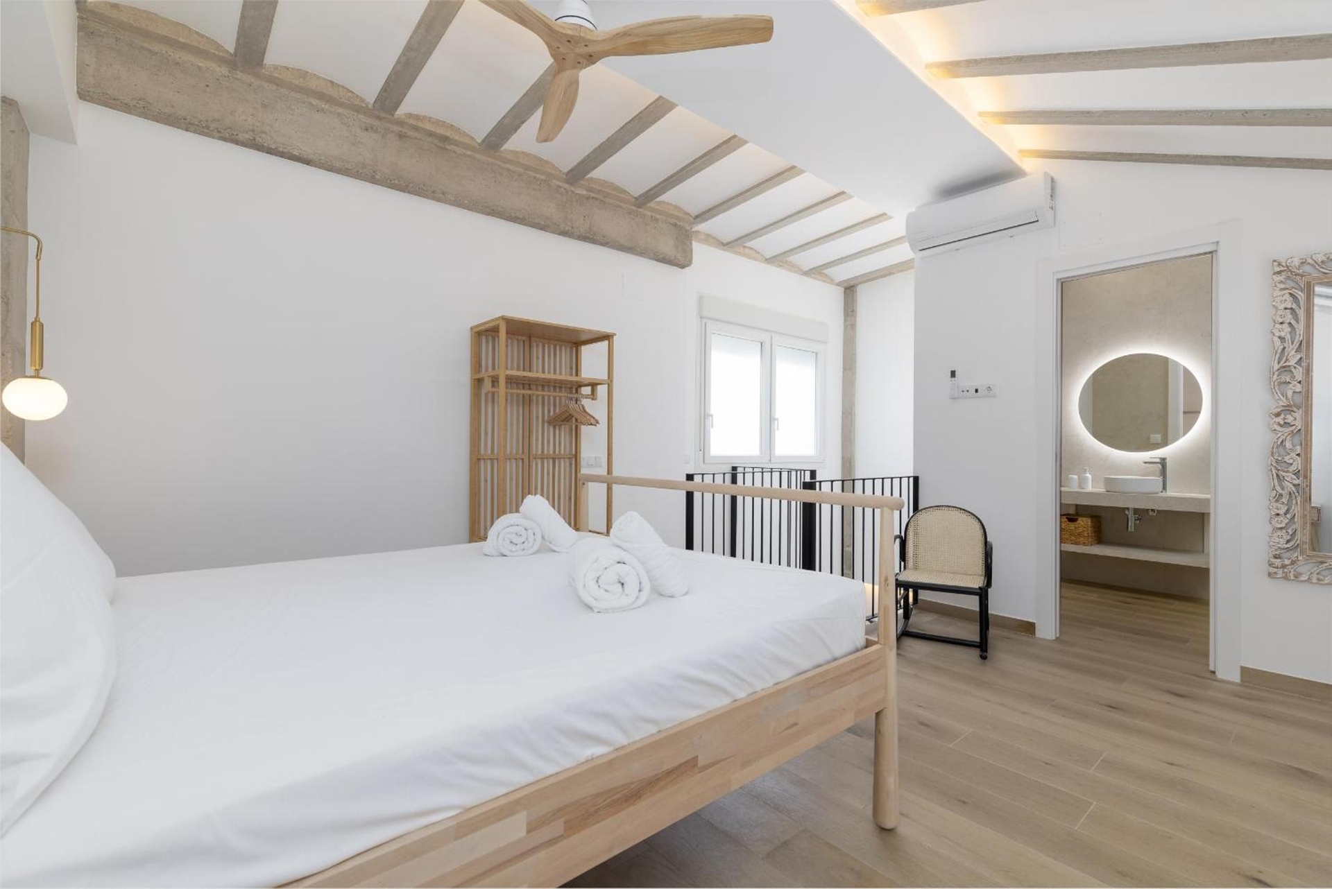 ApartUP Ca La Leni Beach IV, Valencia