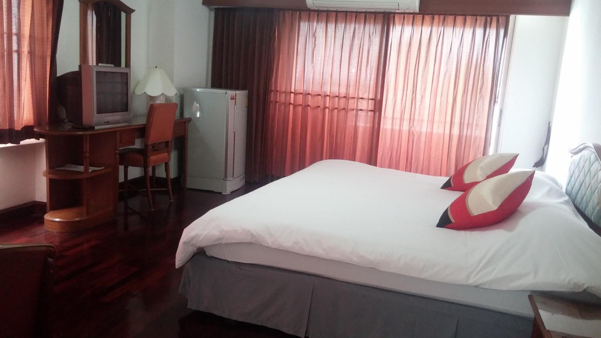Foto de Interchange Tower Serviced Apartment - SHA Extra Plus