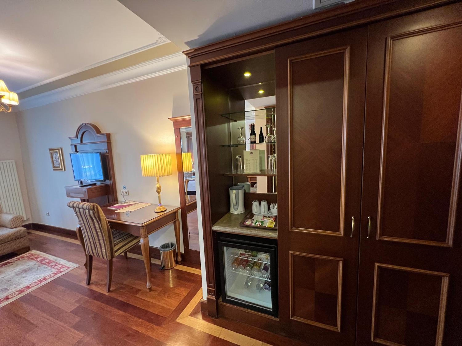 Foto de GLK PREMIER Regency Suites & Spa