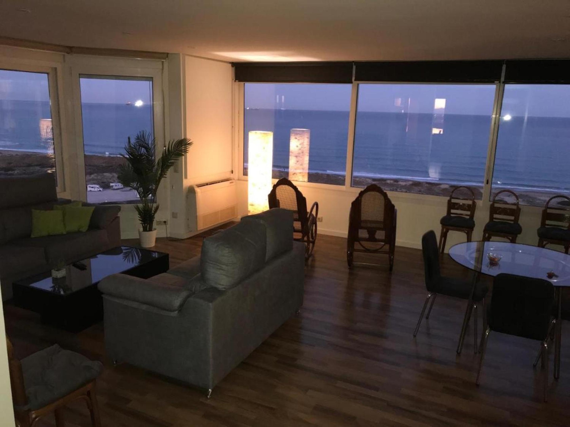Spacious Apartment in Valencia with Sea View - 160 sqm, Valencia