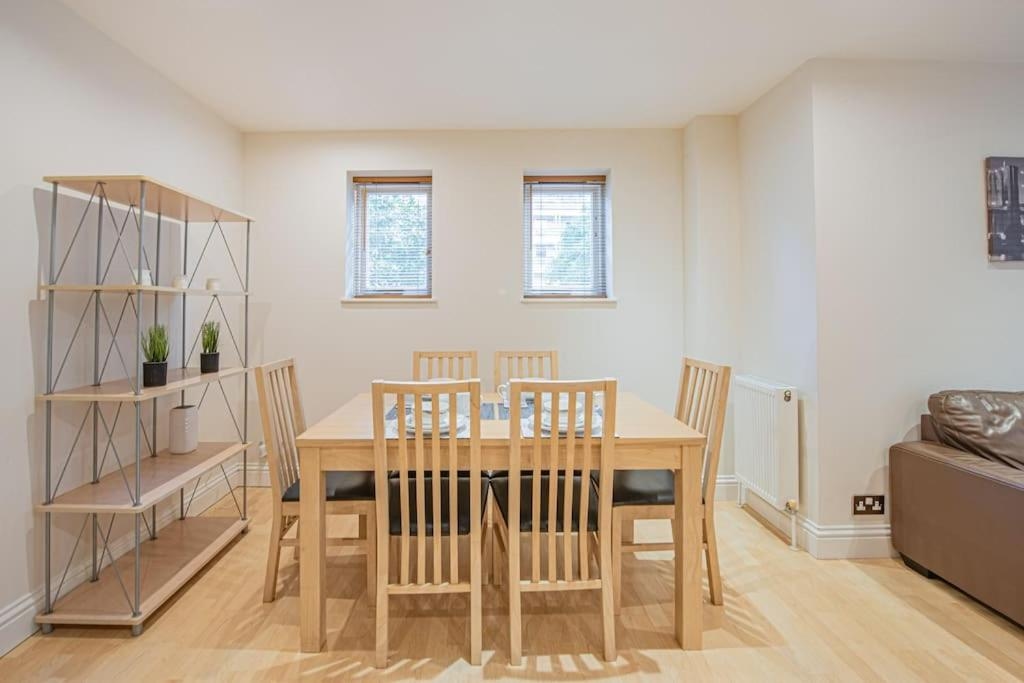 Homely 2 bedroom flat near Tower Bridge, London