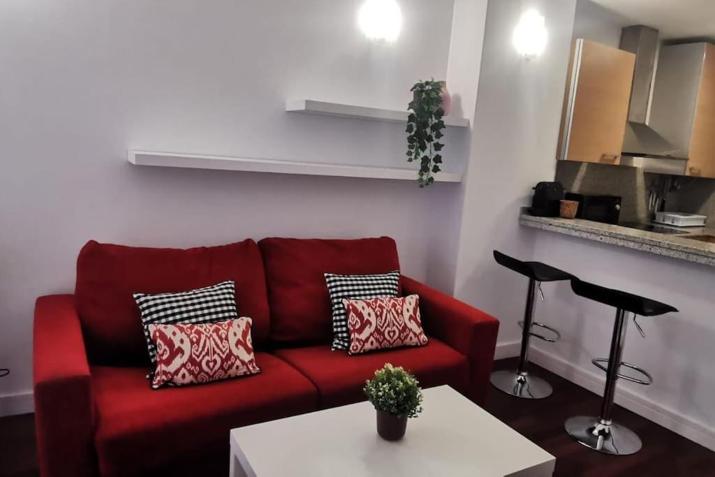Cozy apartment with pool and private parking - Coruña, Madrid