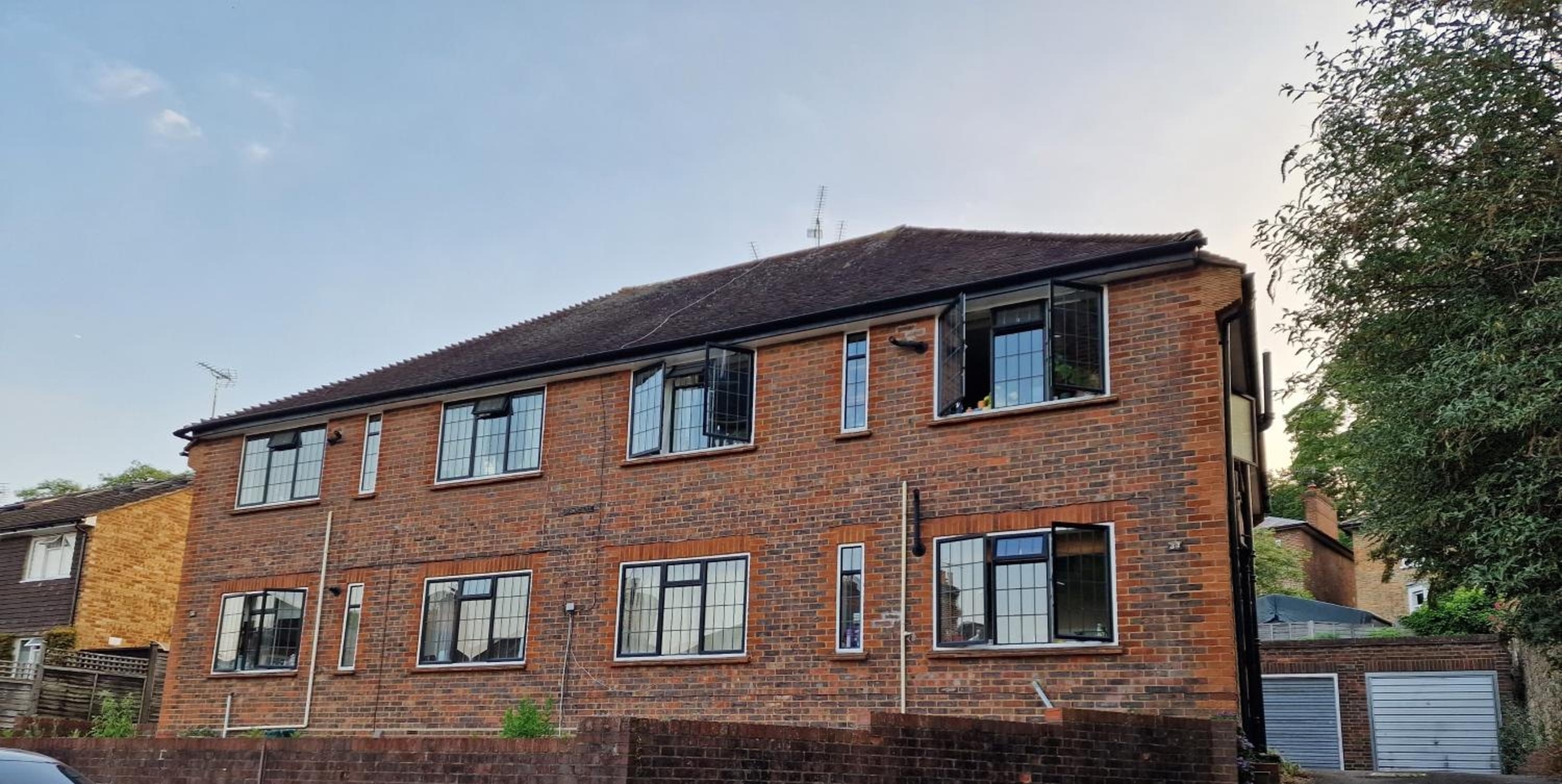Millmead Apartment in central Guildford with parking, Guildford