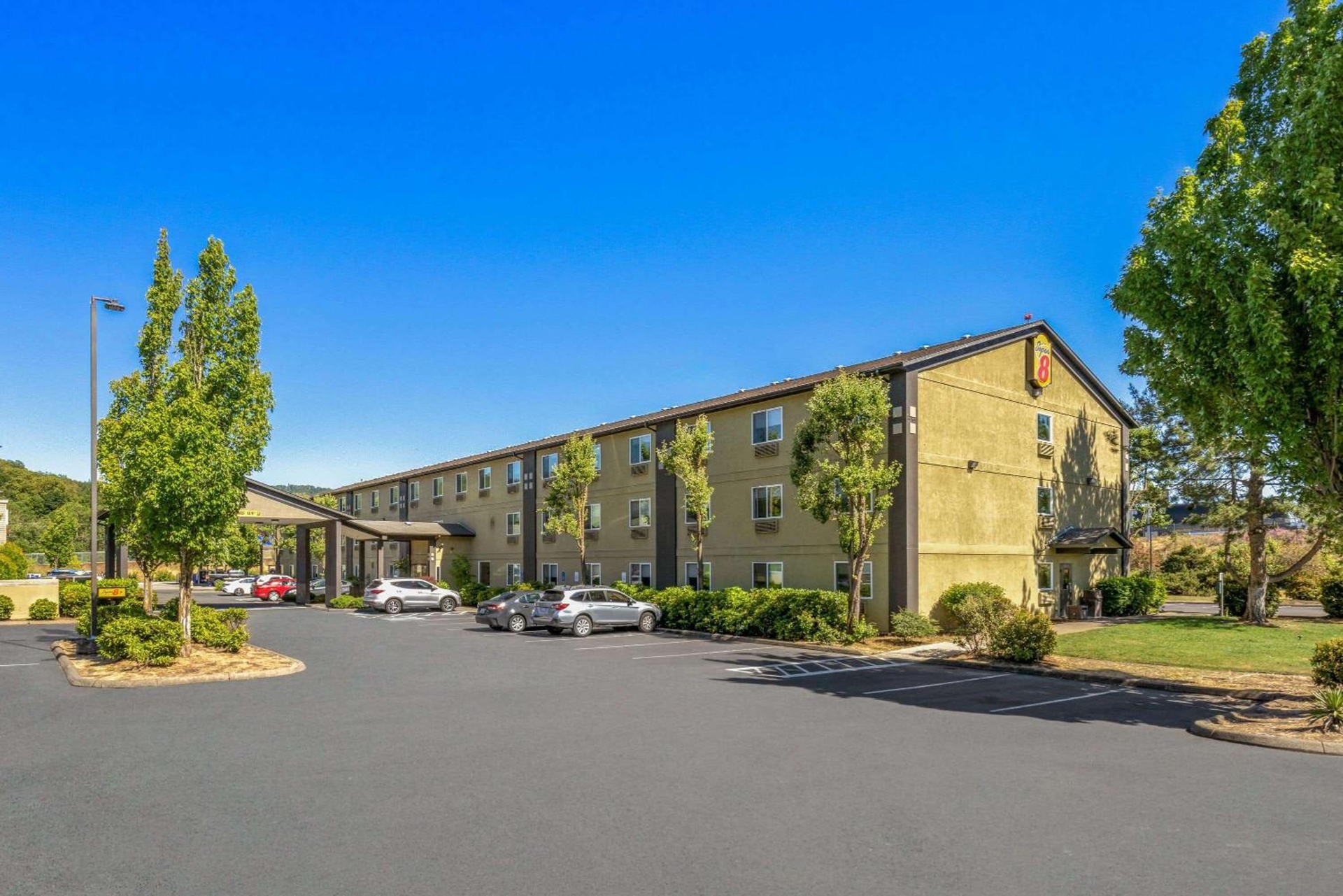 Super 8 by Wyndham Roseburg, Roseburg