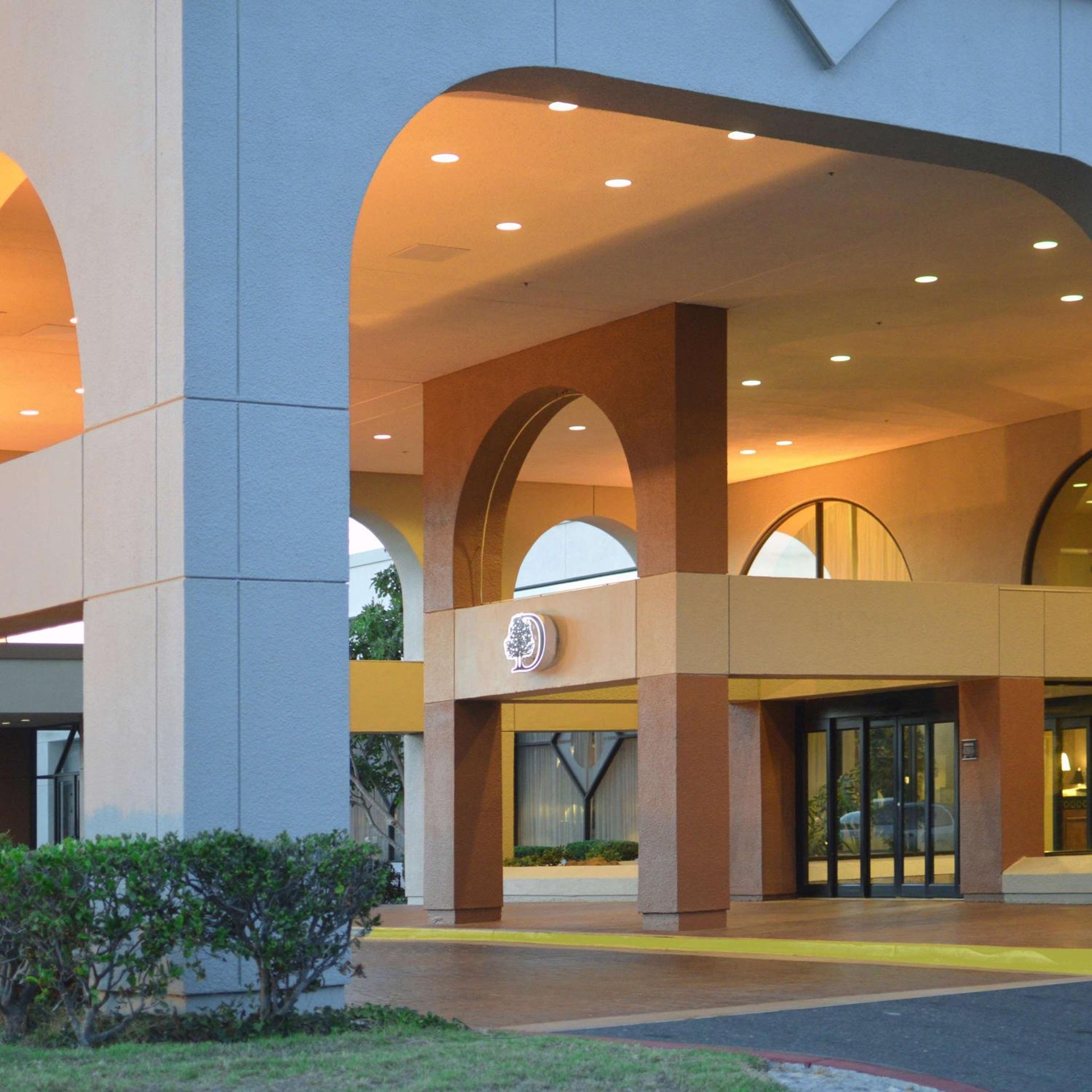 DoubleTree by Hilton Newark-Fremont, Newark