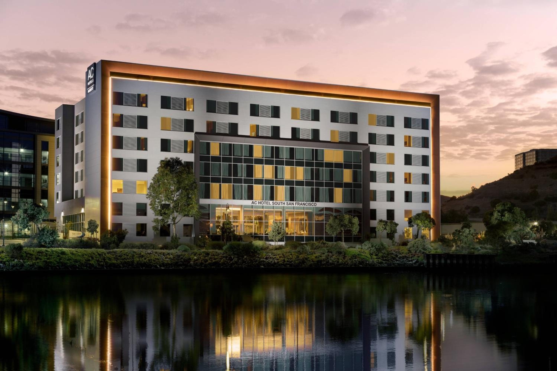AC Hotel by Marriott San Francisco Airport/Oyster Point Waterfront, South San Francisco