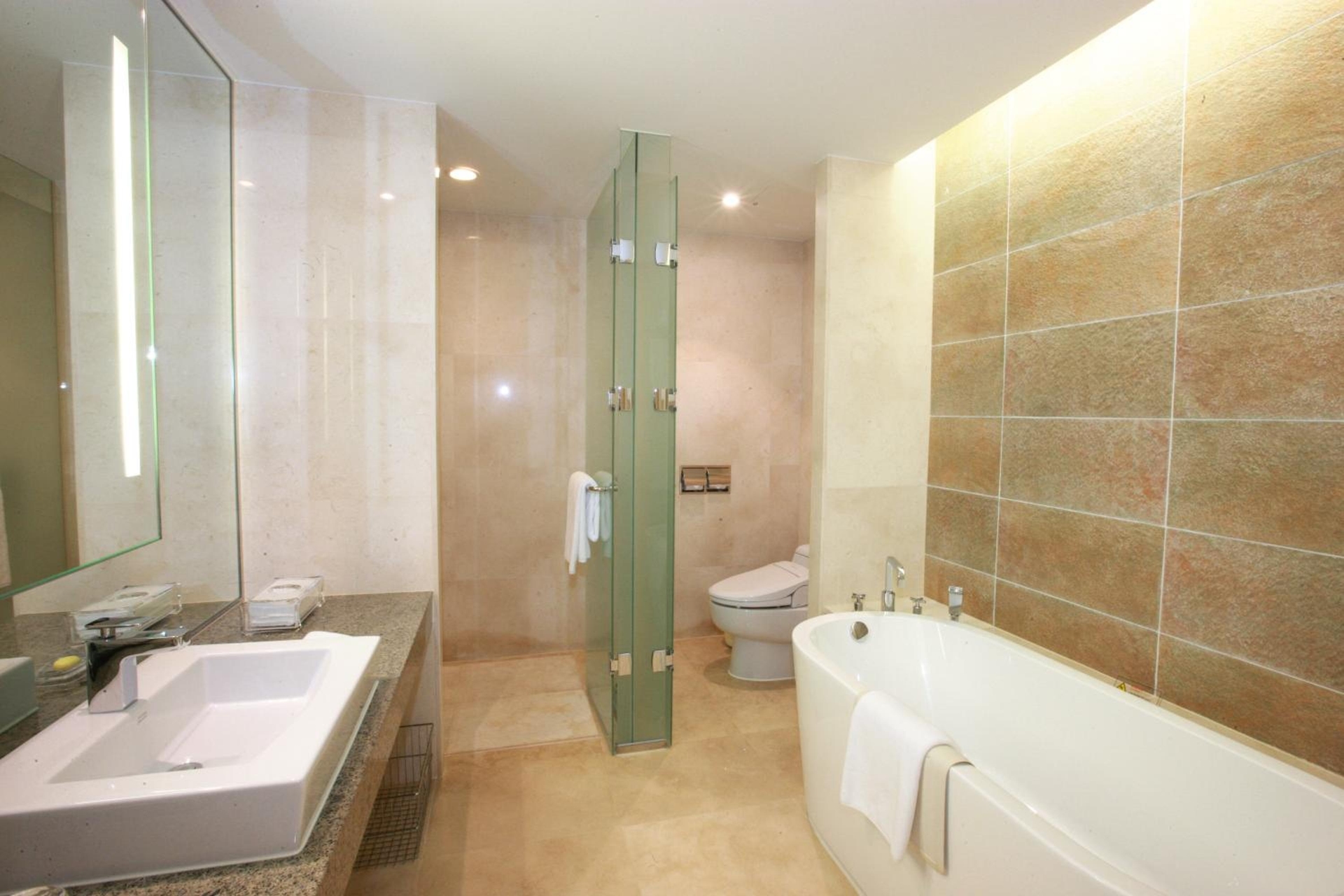 Foto de High1 Grand Hotel Convention Tower