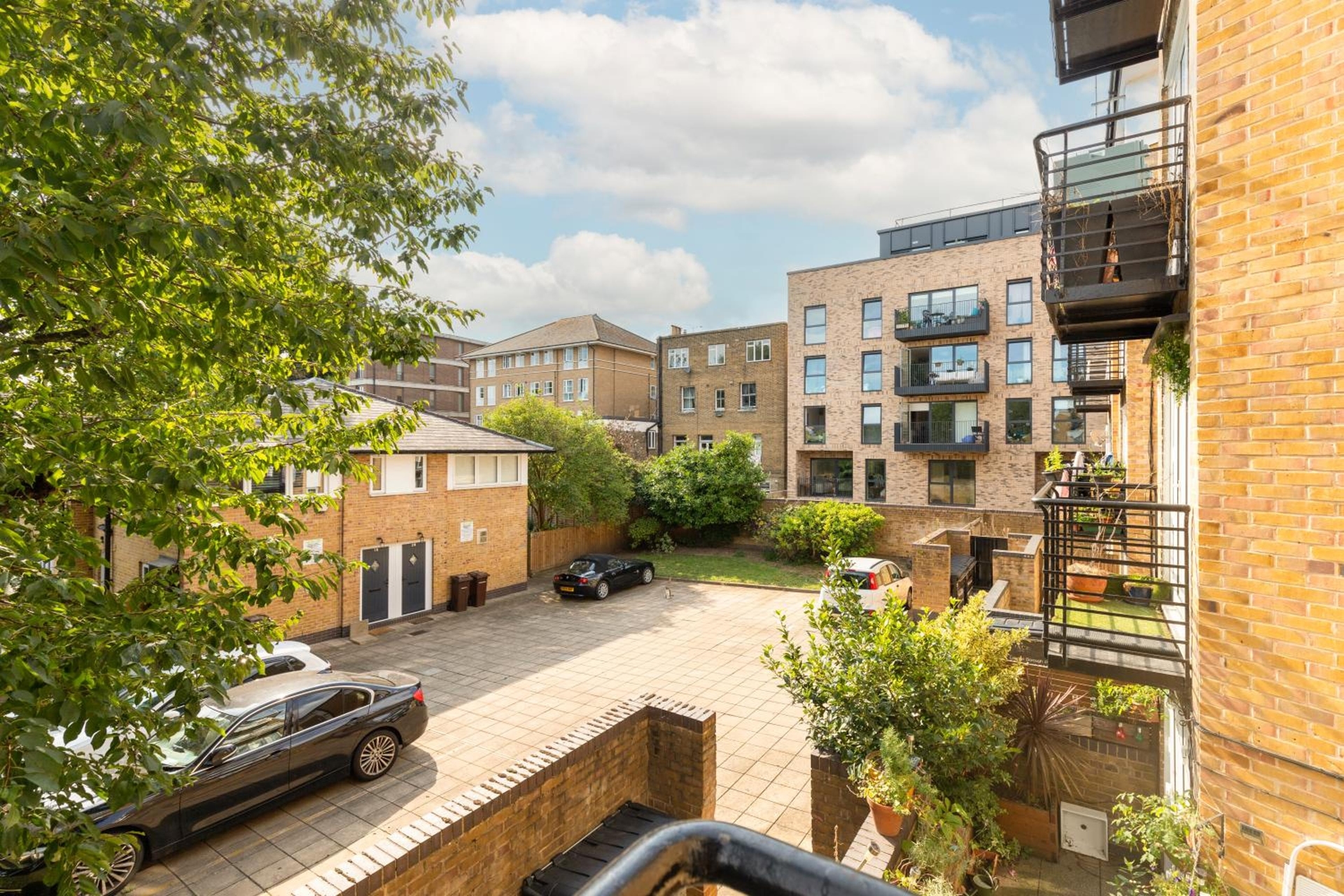 Cosy 2 bedroom Flat in Manor House, London