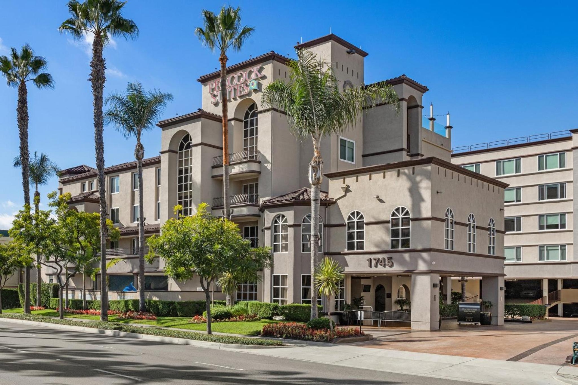 Peacock Suites, Anaheim