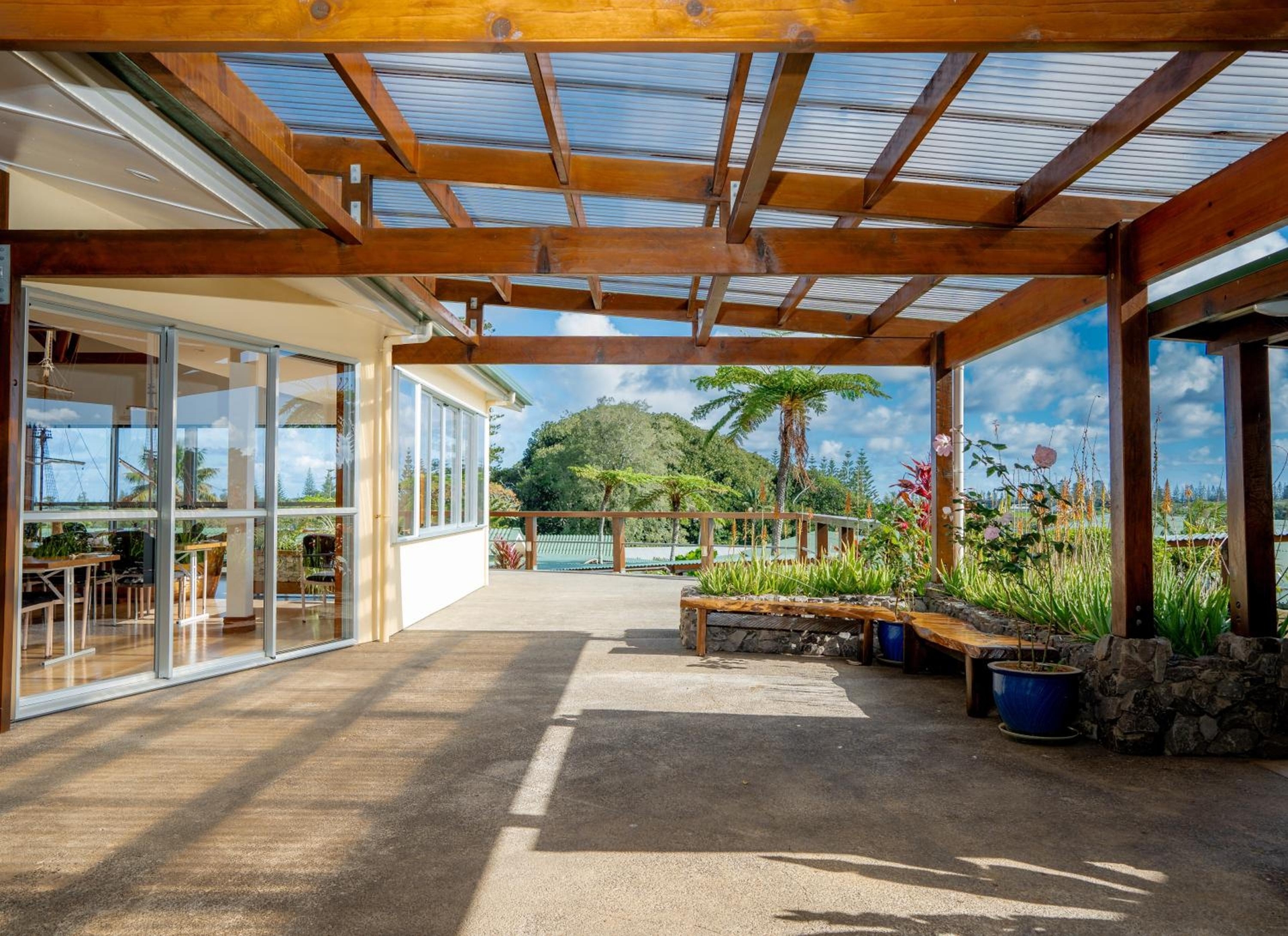 Foto de South Pacific Resort Hotel