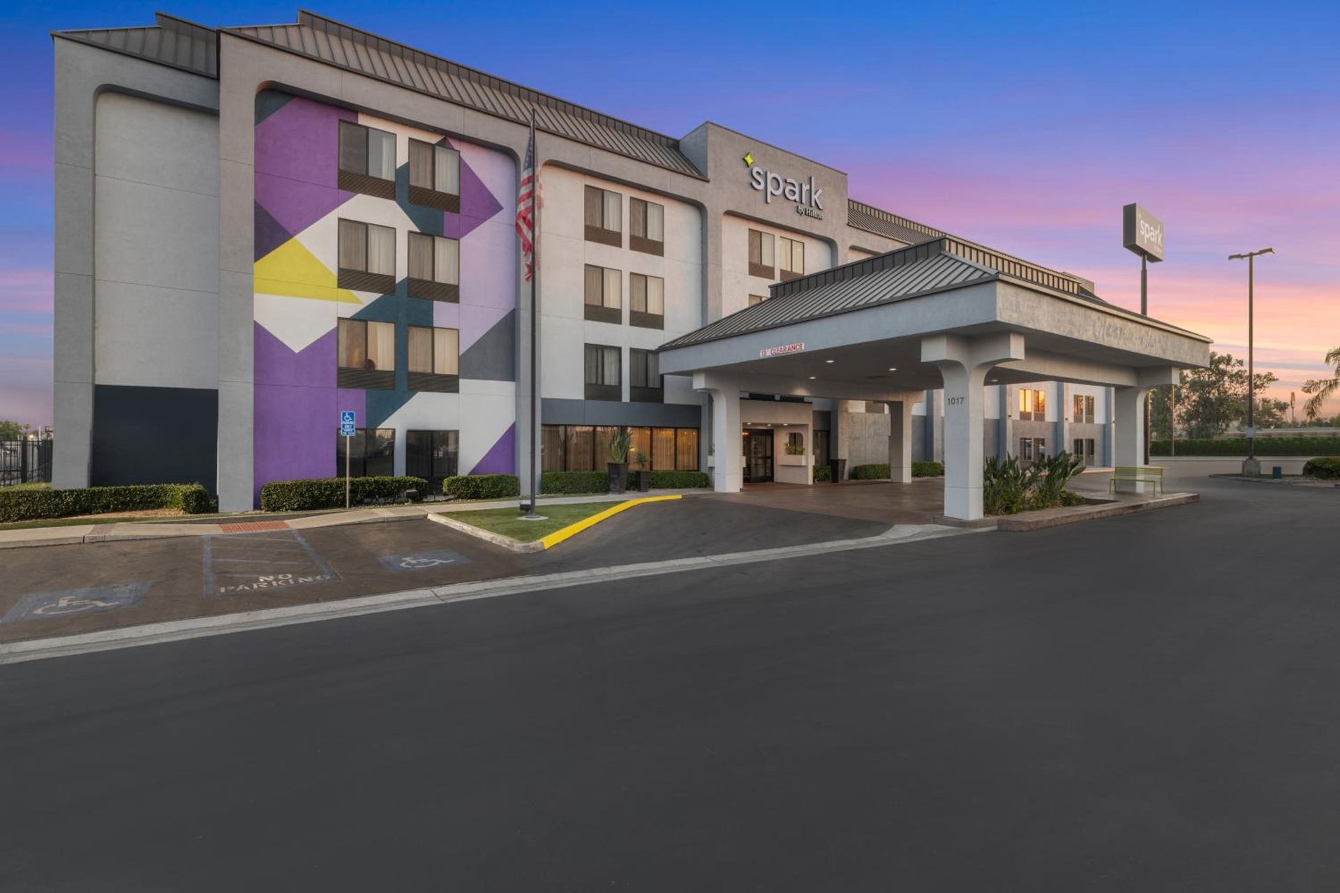 Spark by Hilton Bakersfield Central, Bakersfield