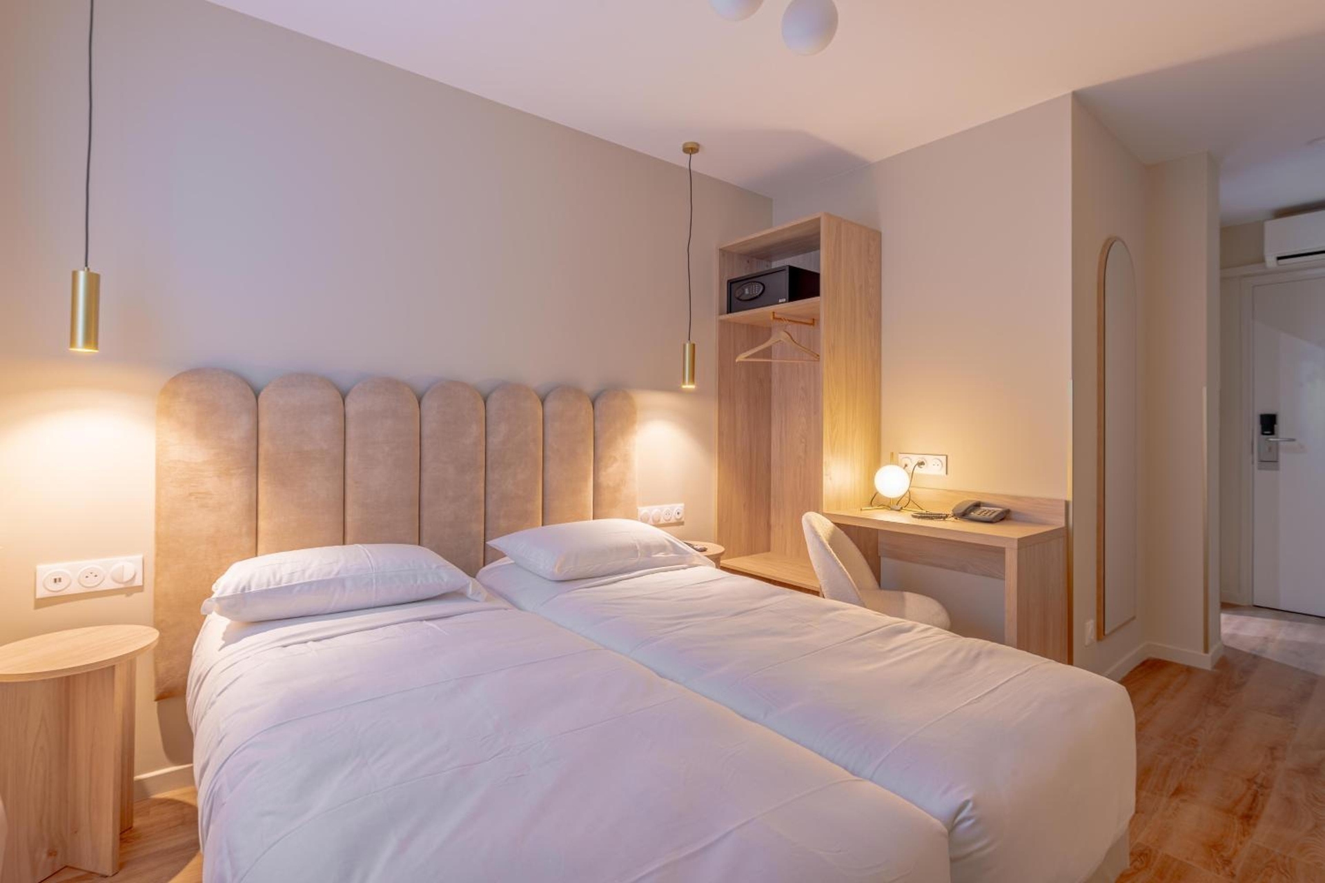 Foto de Grand Hotel Sénia - Paris Orly Airport