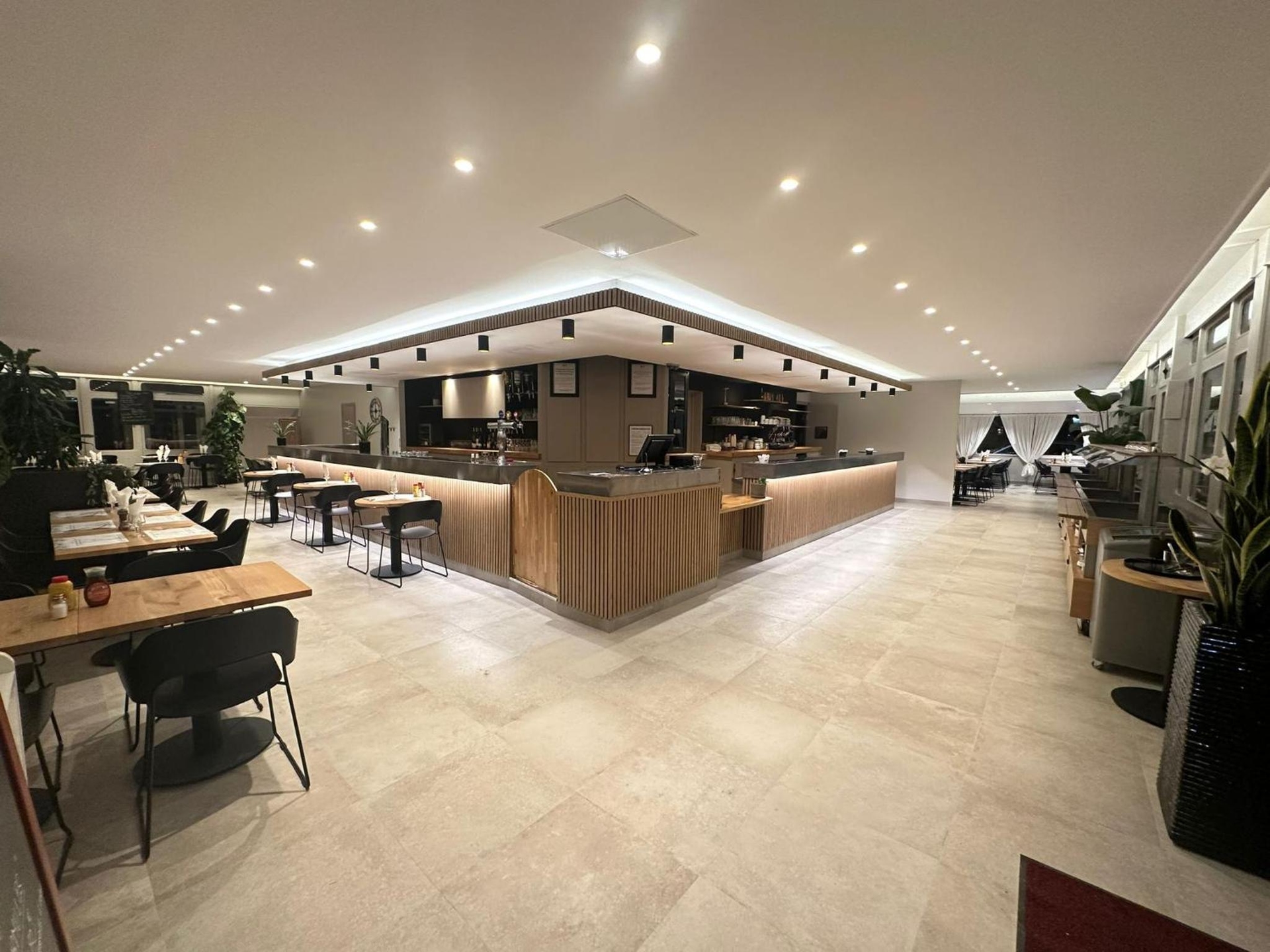 Foto de Grand Hotel Sénia - Paris Orly Airport