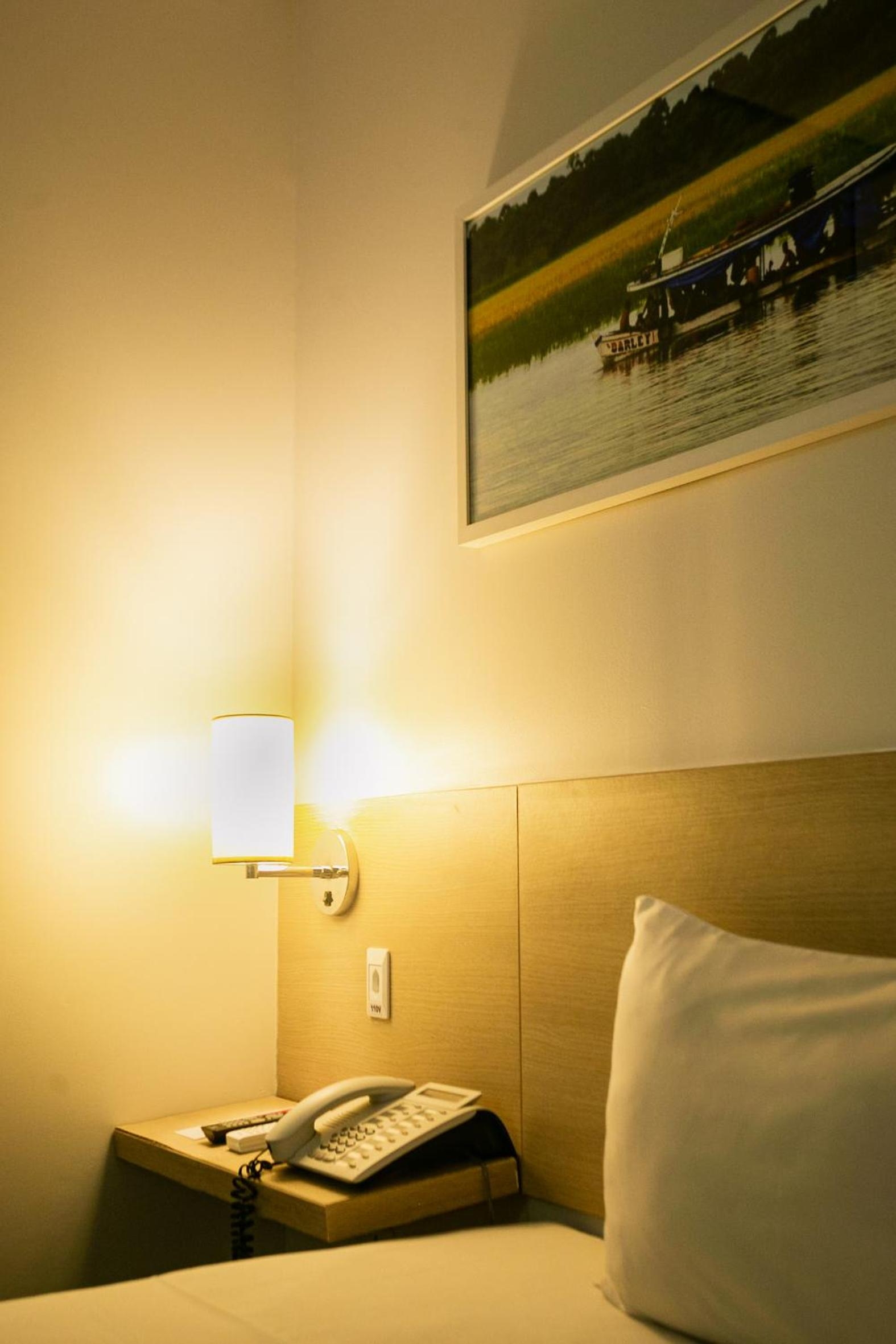 Foto de ibis Styles Belem Nazare