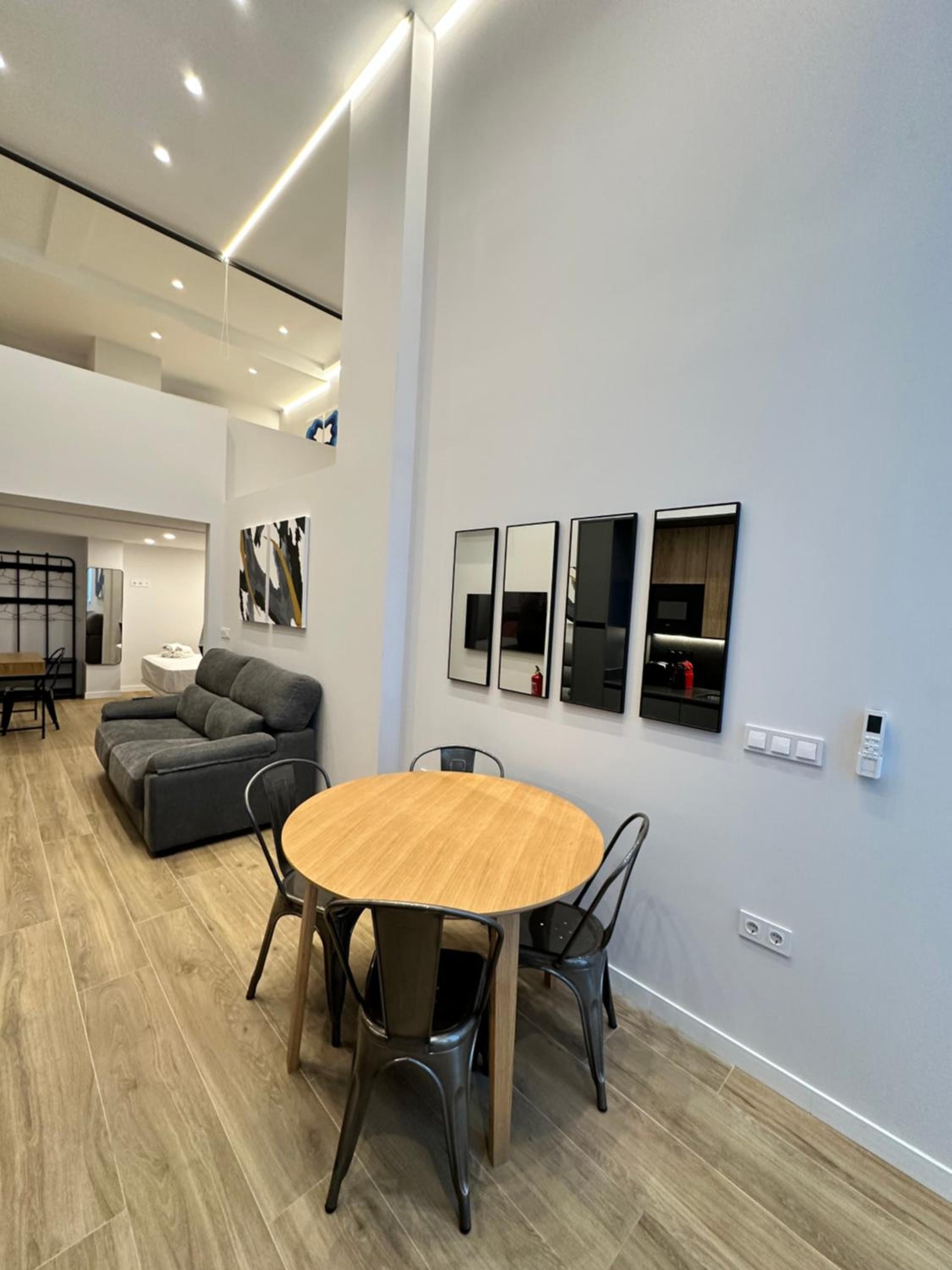LOFT Accommodative B, Valencia