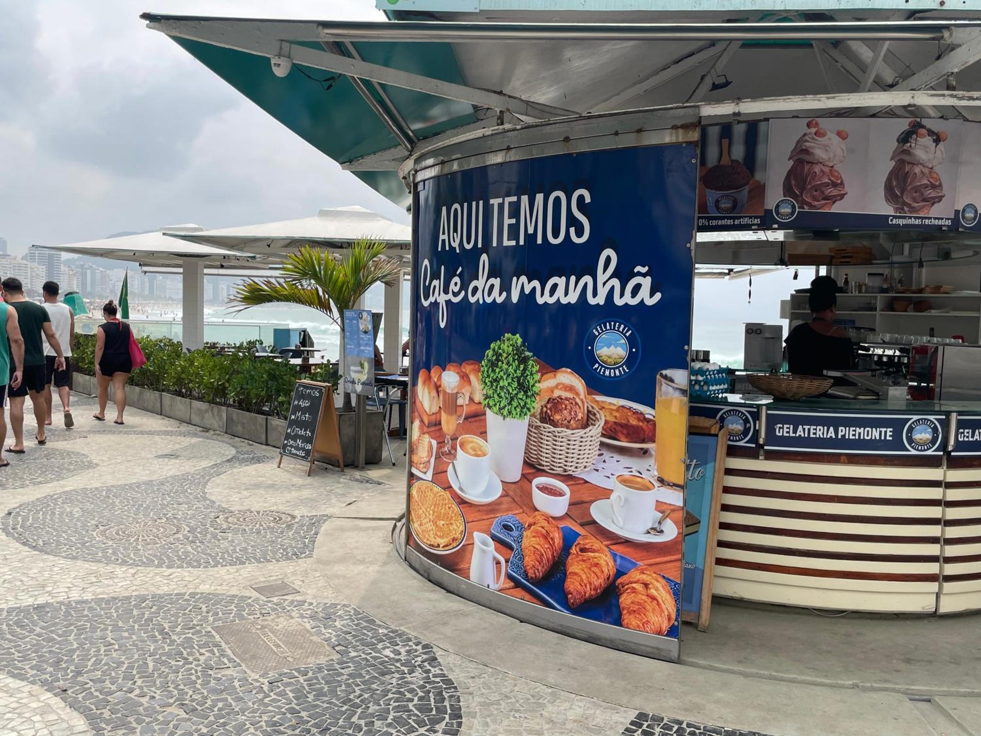 Foto de Apartamento beira-mar no coração de copacabana!