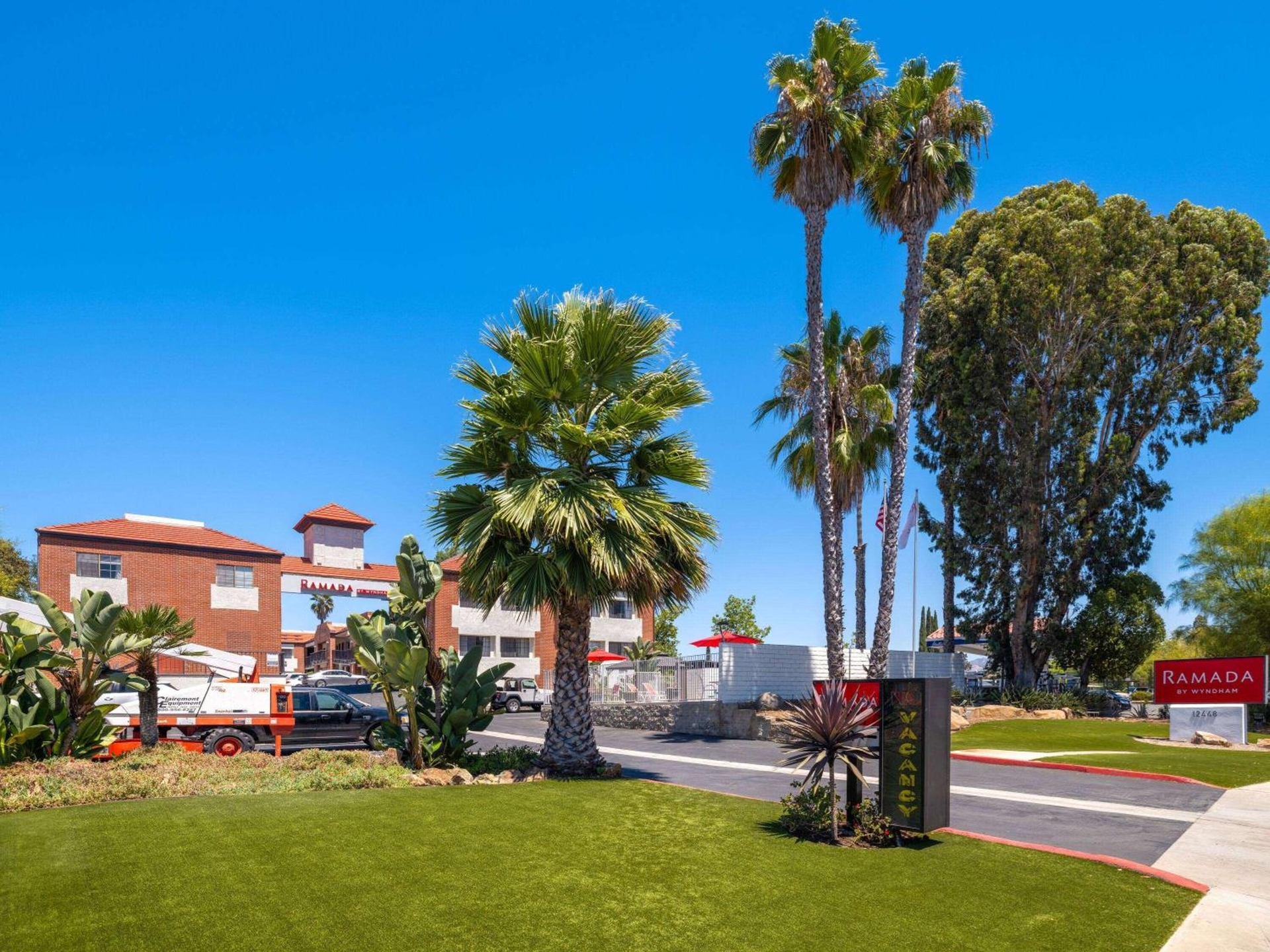 Ramada by Wyndham San Diego Poway Miramar, Poway