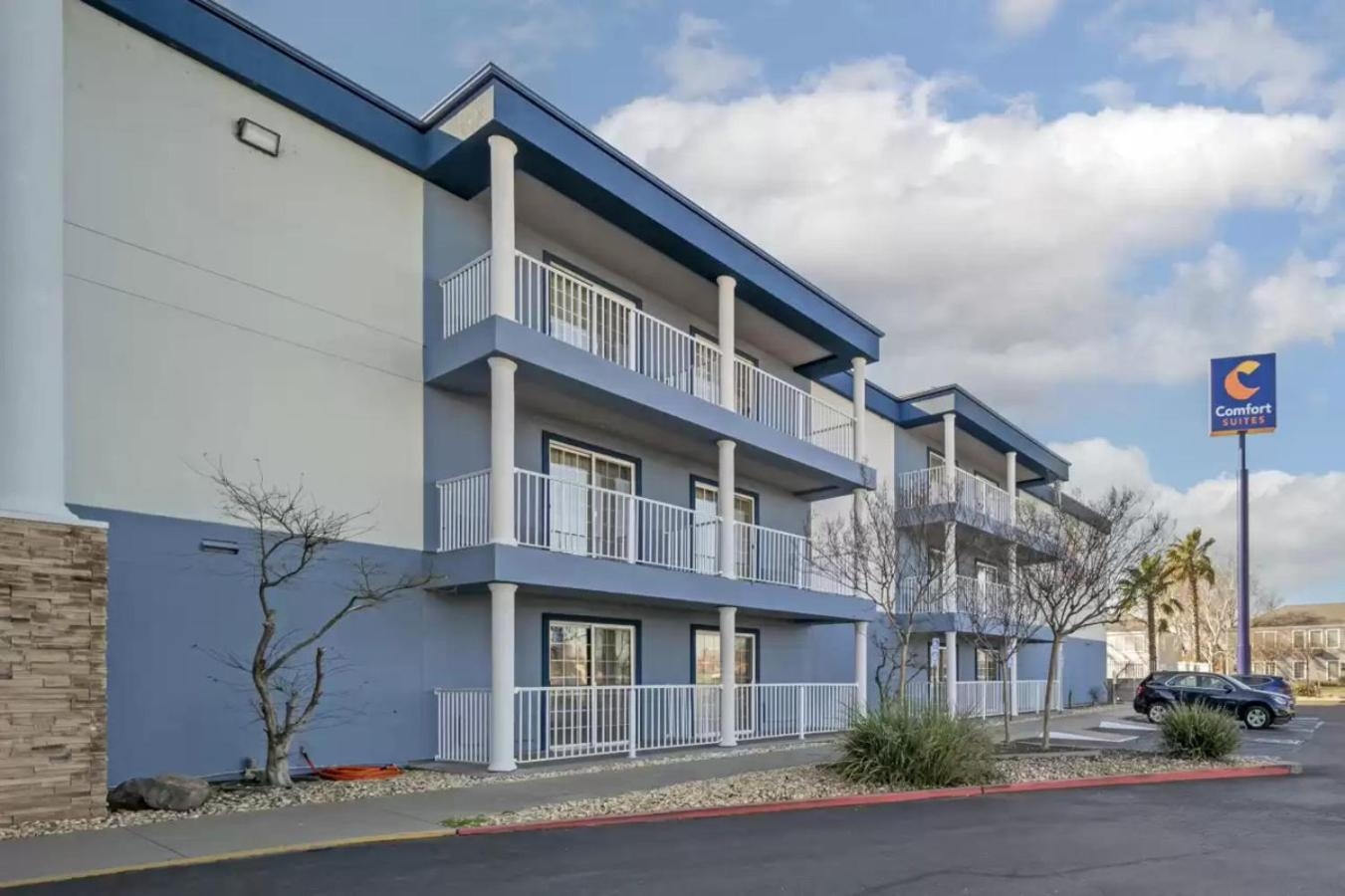 Comfort Suites Red Bluff near I-5, Red Bluff