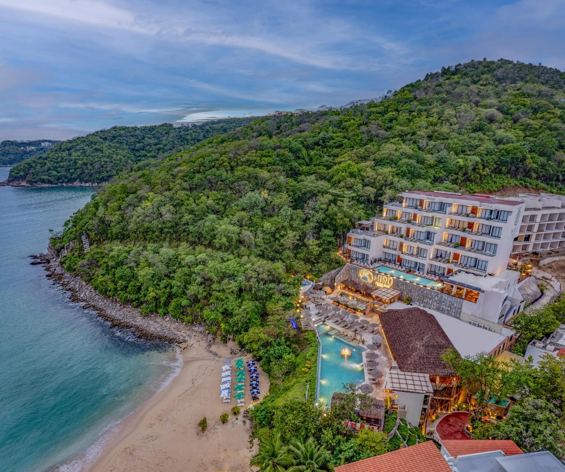 Nirú Ocean Suites by Binniguenda