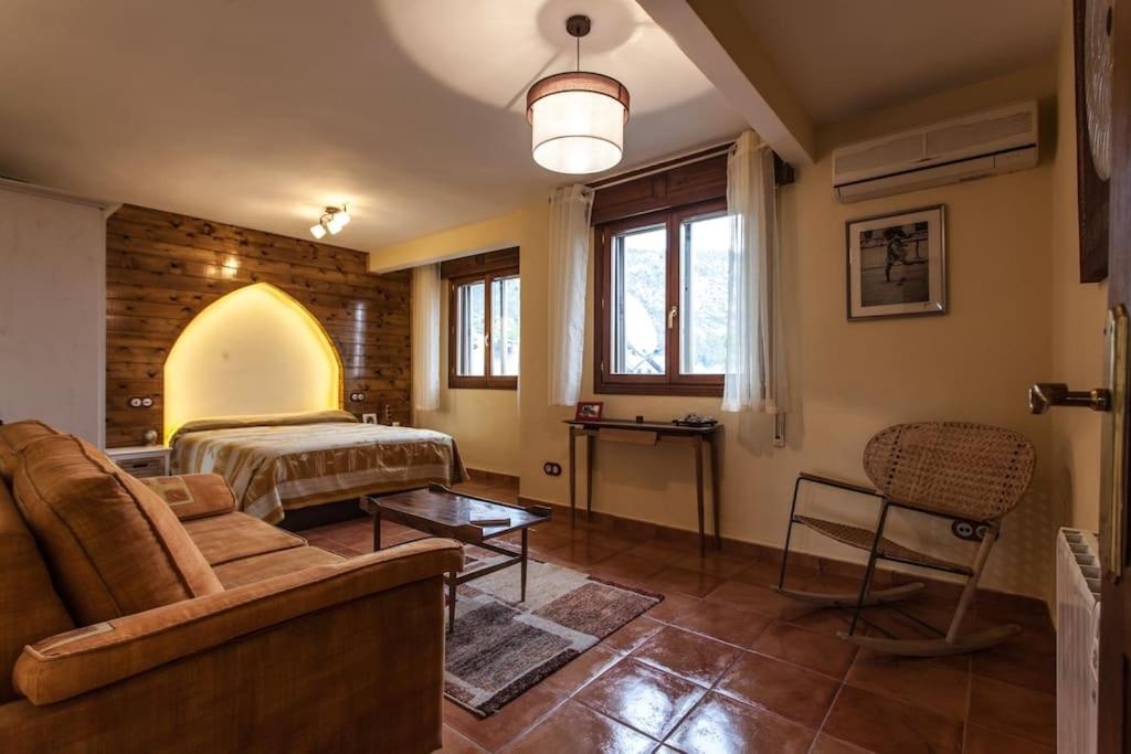 La Casa de la Luz con Piscina Julio y Agosto, Mataelpino