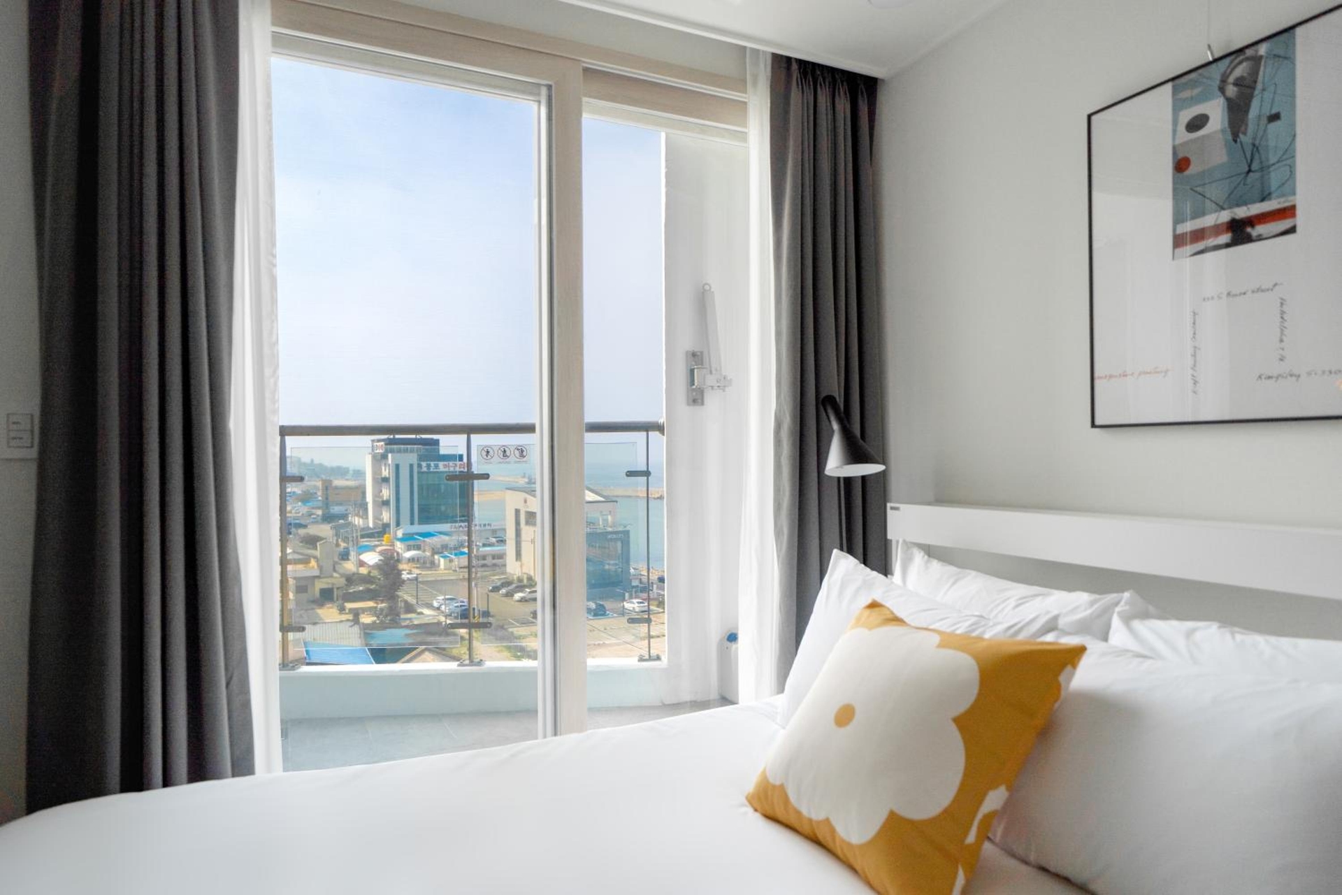 Foto de Urbanstay Sokcho Deungdae Beach