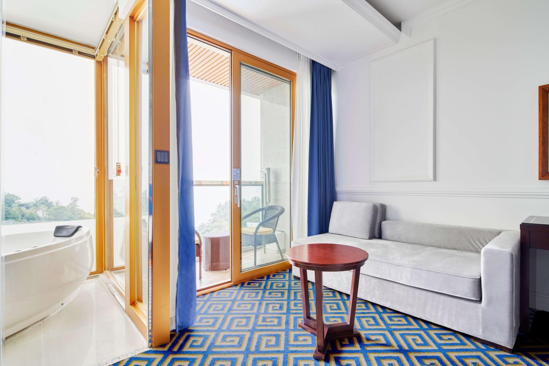 Foto de GoldOne Hotel & Suites