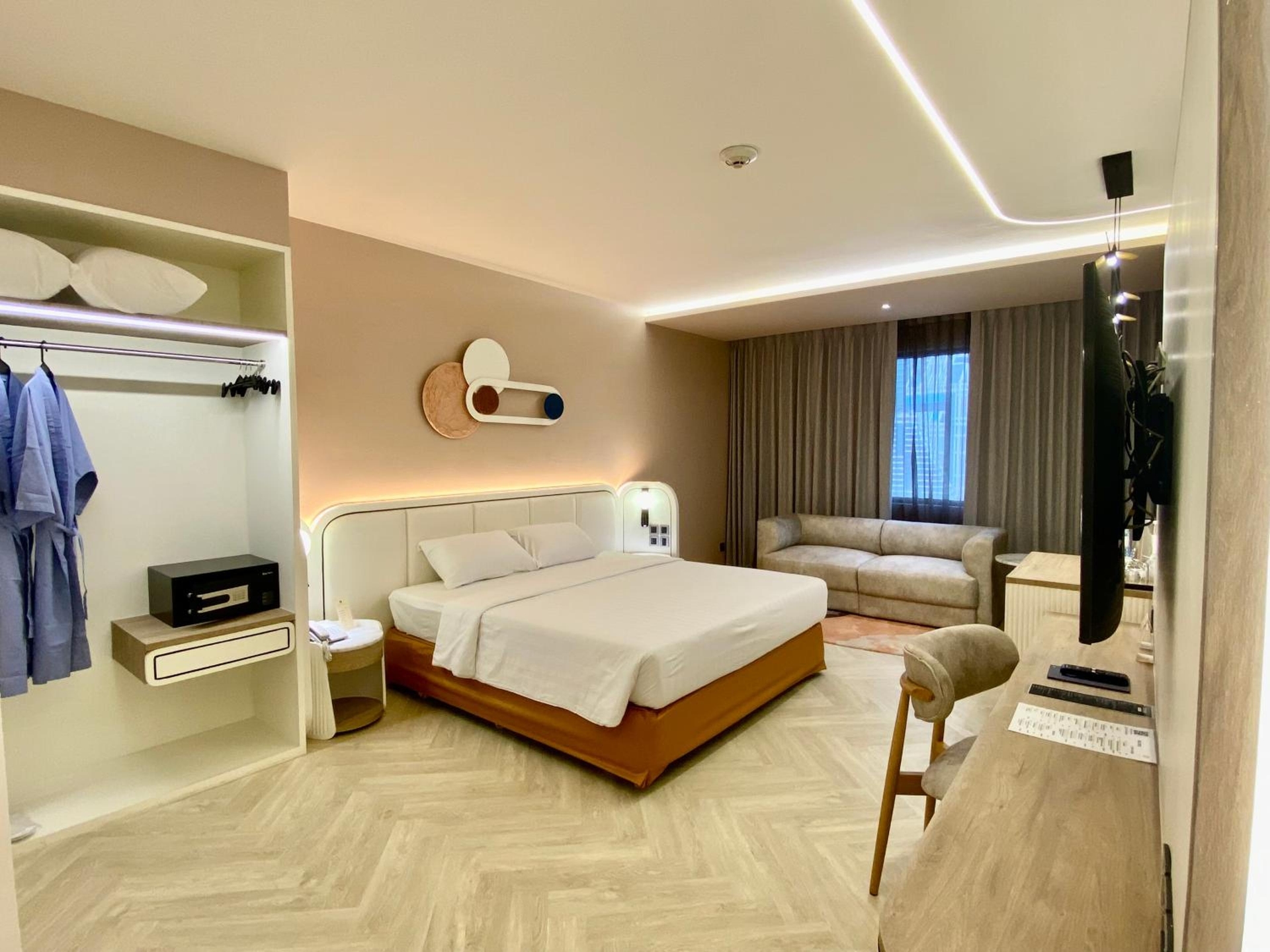 Foto de Royal Benja Hotel - Big Rooms, Family Friendly