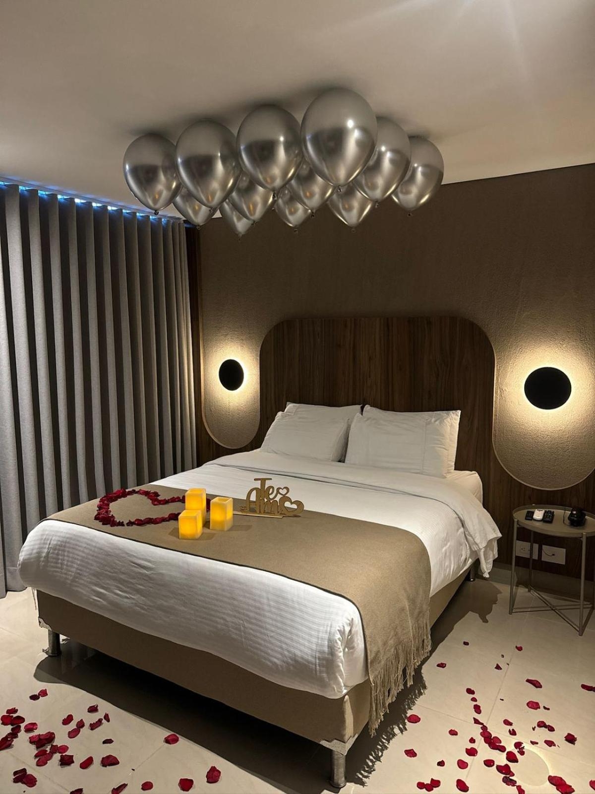 Hotel Lincoln, Laureles