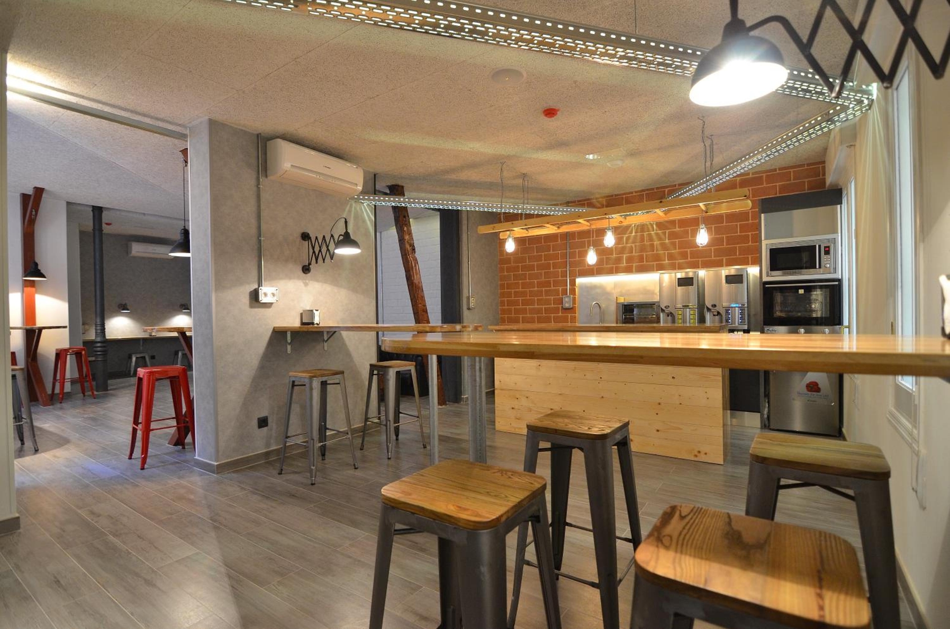 Far Home Atocha, Madrid