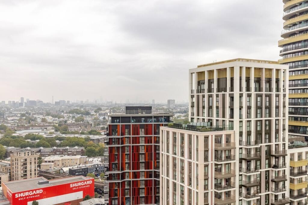 Niru Experience Skyview Penthouse, London