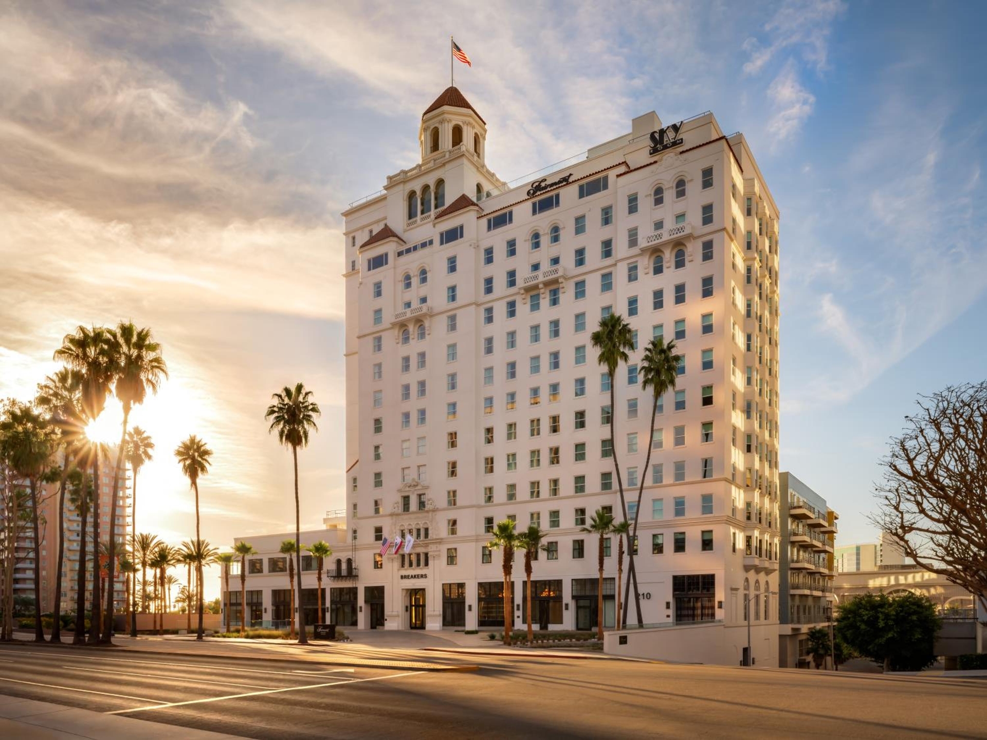 Fairmont Breakers Long Beach, Long Beach