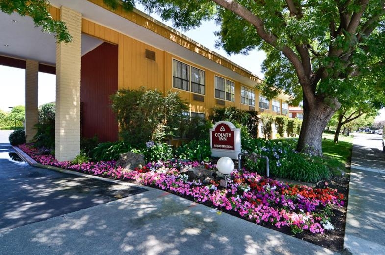 Days Inn & Suites by Wyndham Mountain View, Mountain View