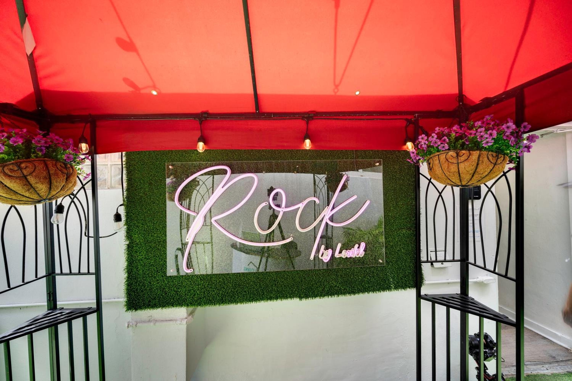 Foto de Rock Apartments by Lowkl