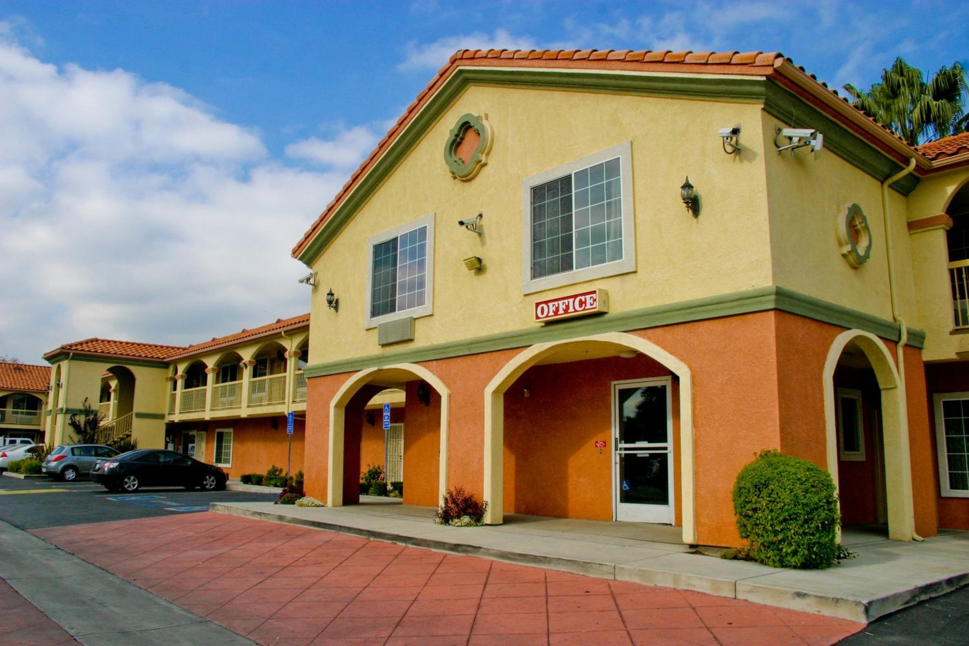 Crystal Inn Suites & Spas, Inglewood