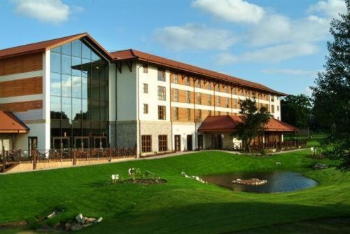 Chessington Resort Hotel, Chessington
