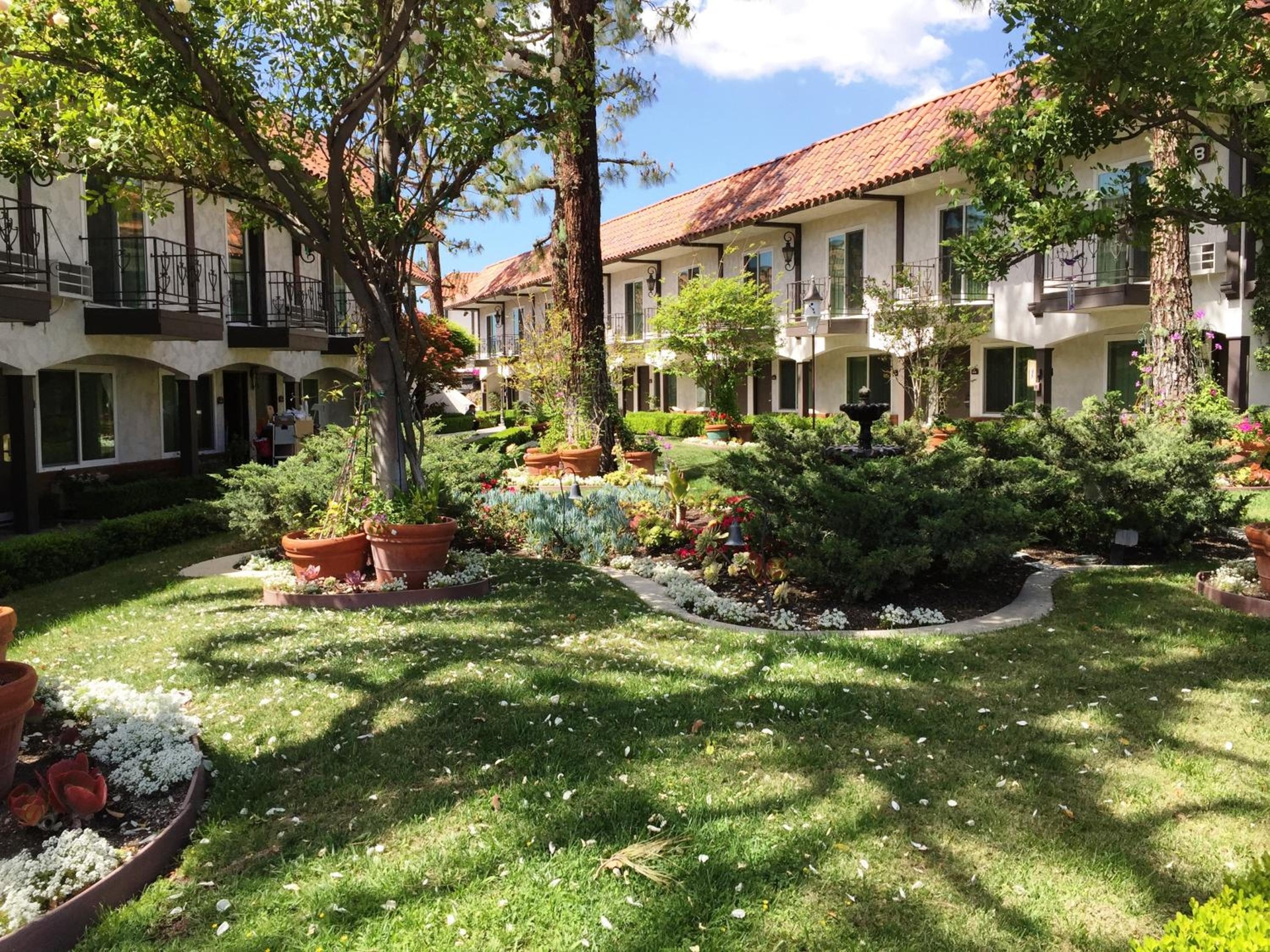 Laguna Hills Lodge-Irvine Spectrum, Laguna Hills
