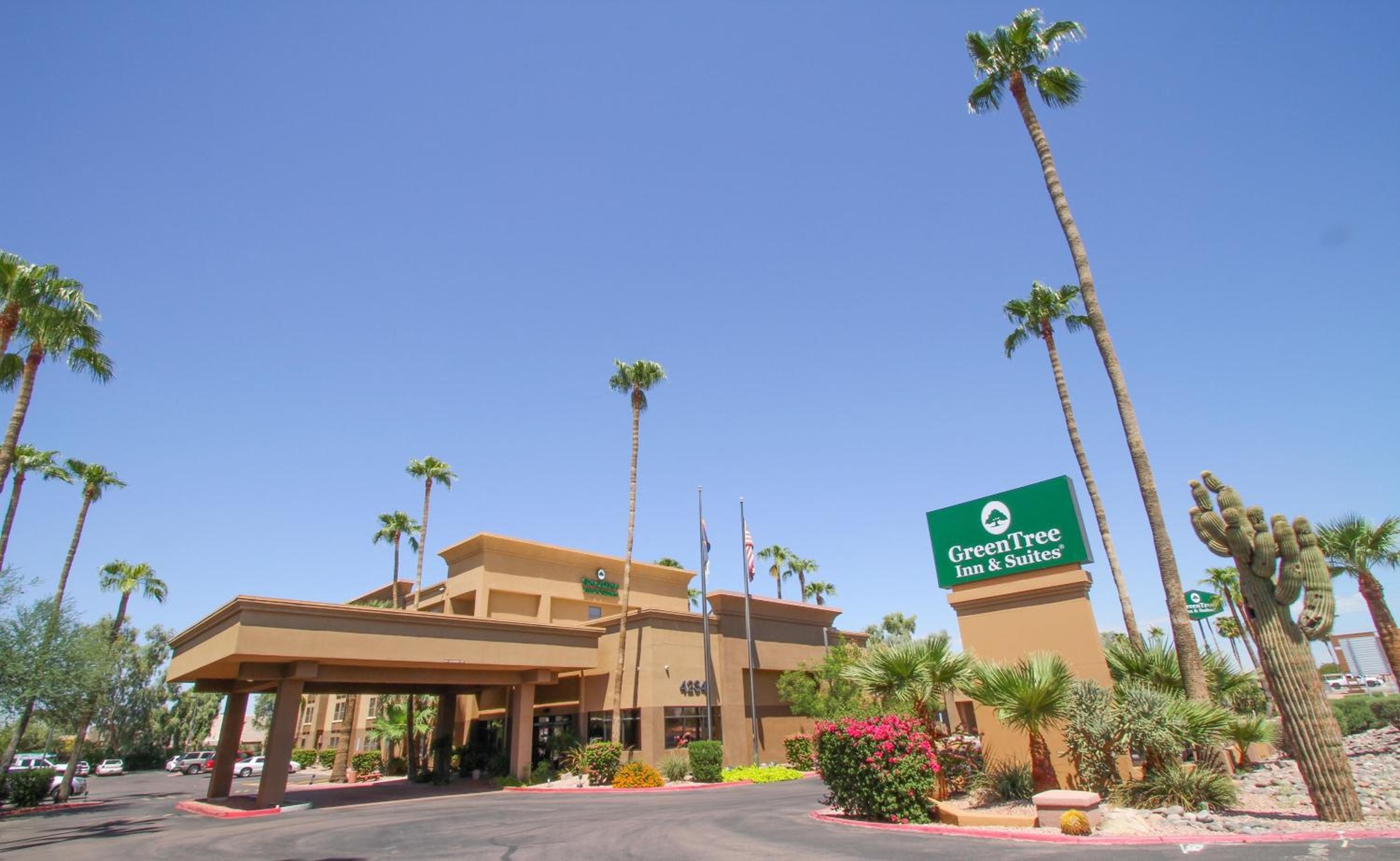 GreenTree Inn & Suites Phoenix Sky Harbor, Phoenix