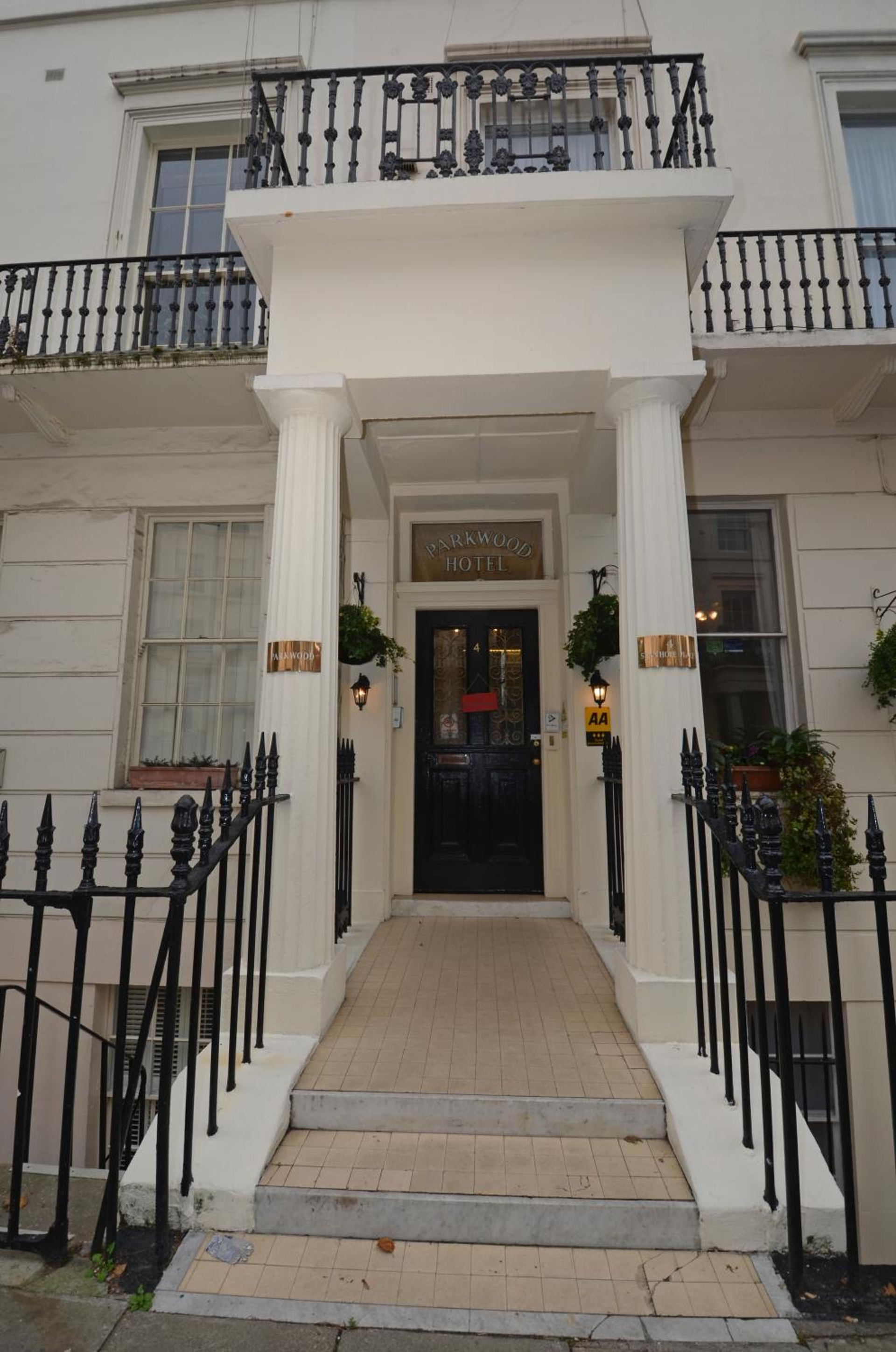 Parkwood Hotel, London