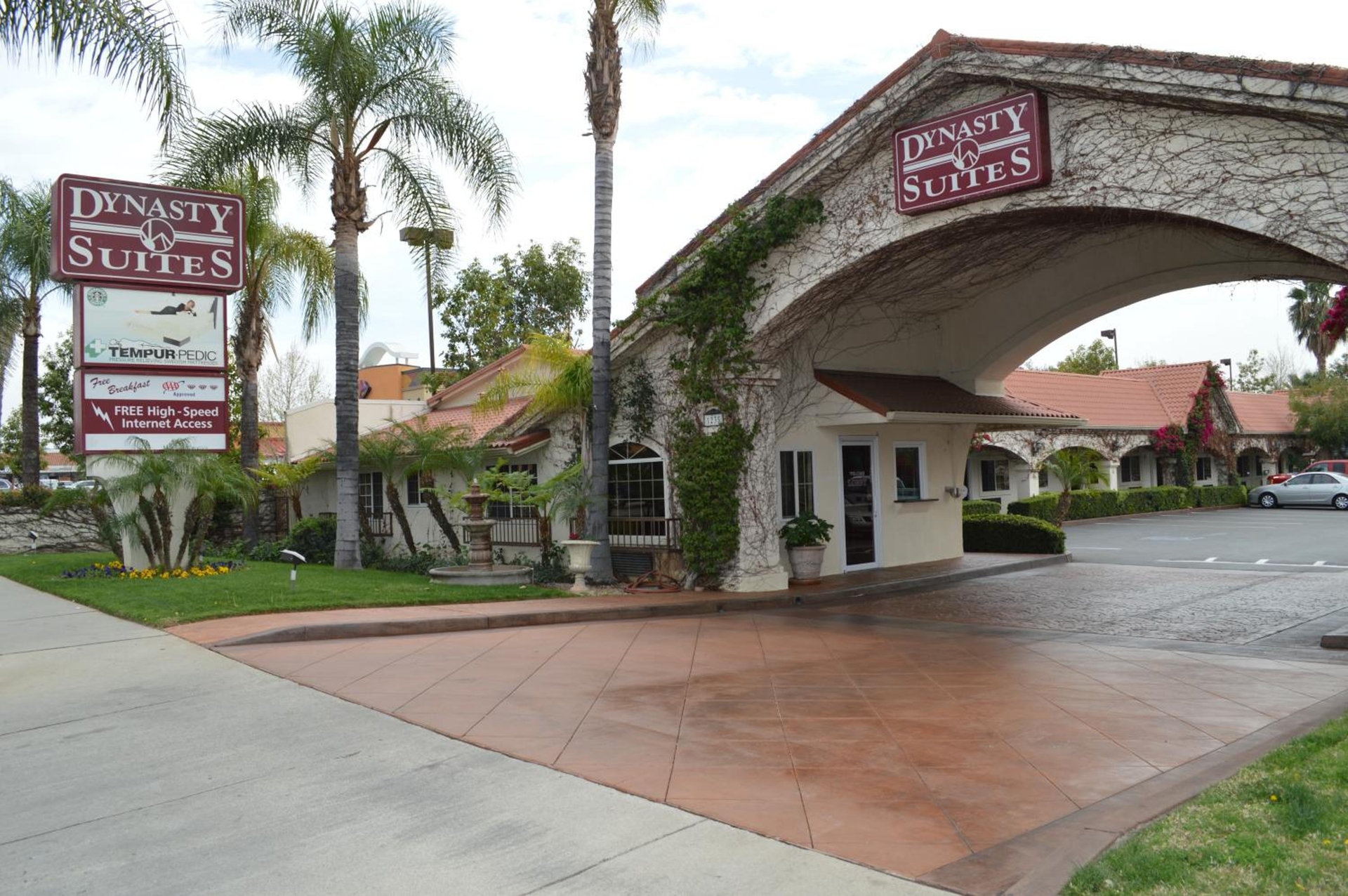 Dynasty Suites Redlands, Redlands