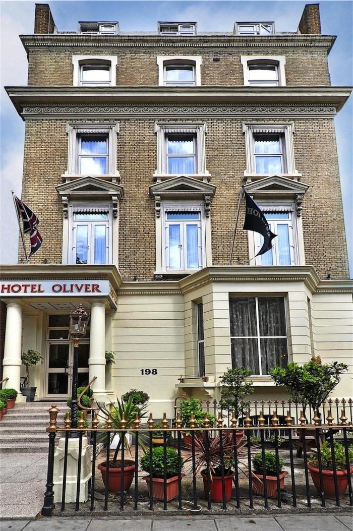 Hotel Oliver, 198 Cromwell Road SW50SN, London