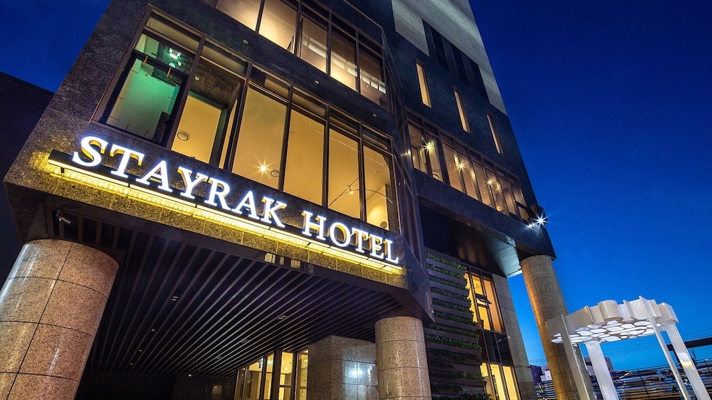 Stayrak Hotel