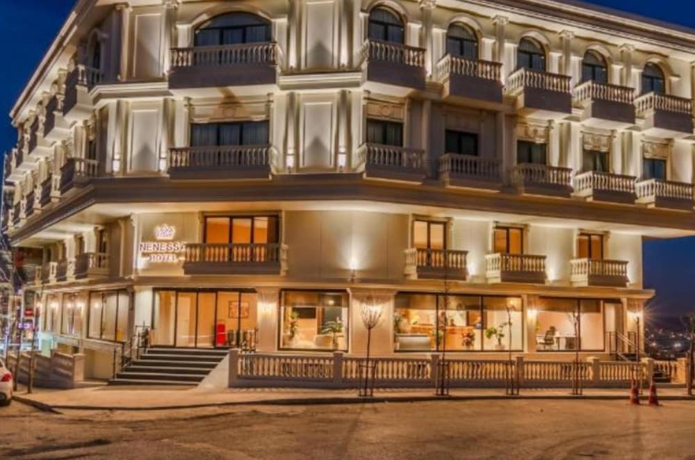 Nenessa Airport Hotel