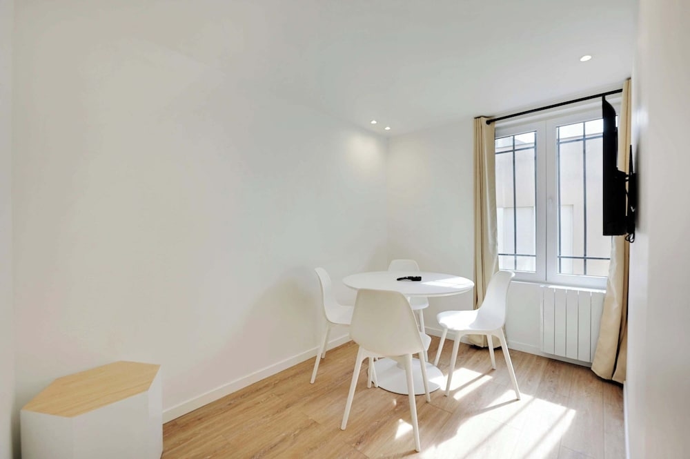 Foto de Cosy, Fully-equipped apt - 1bd/2p - Near Paris