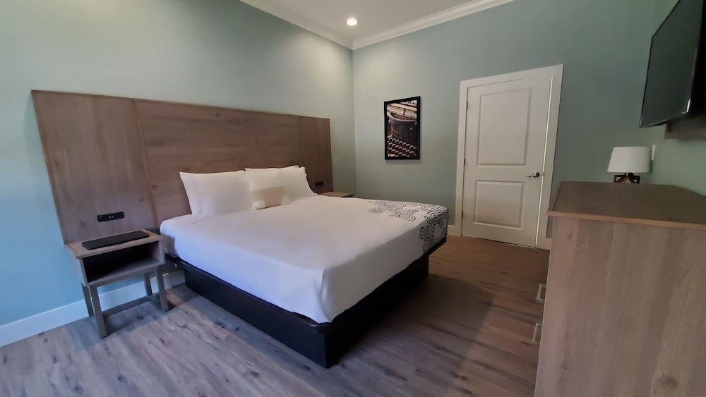 Crestridge Inn, Inglewood