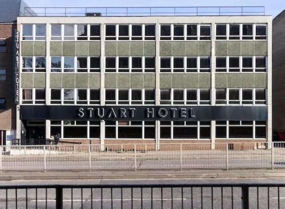 Stuart Hotel, Luton