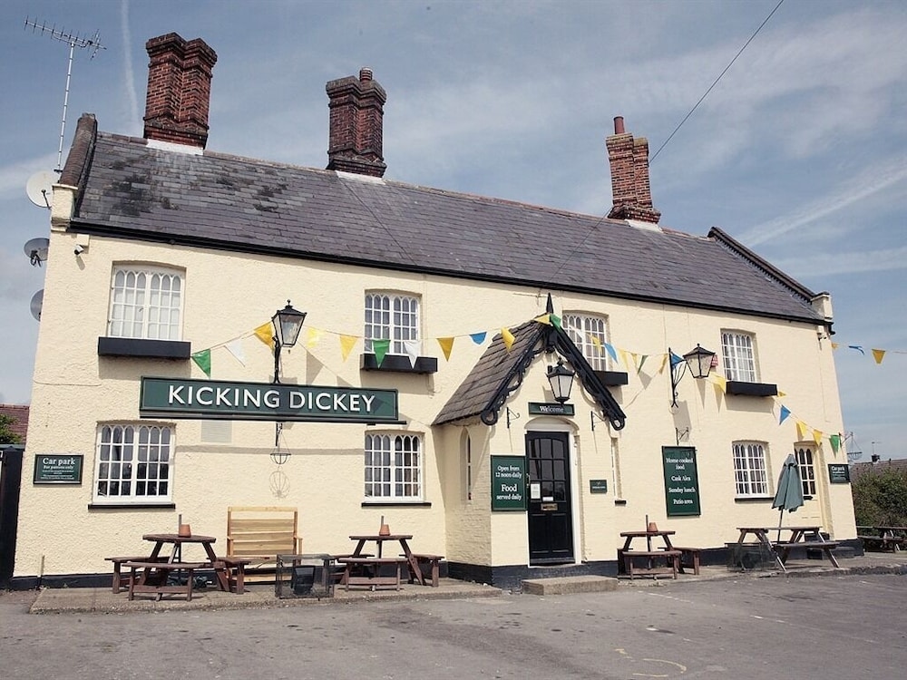 The Kicking Dickey, Dunmow