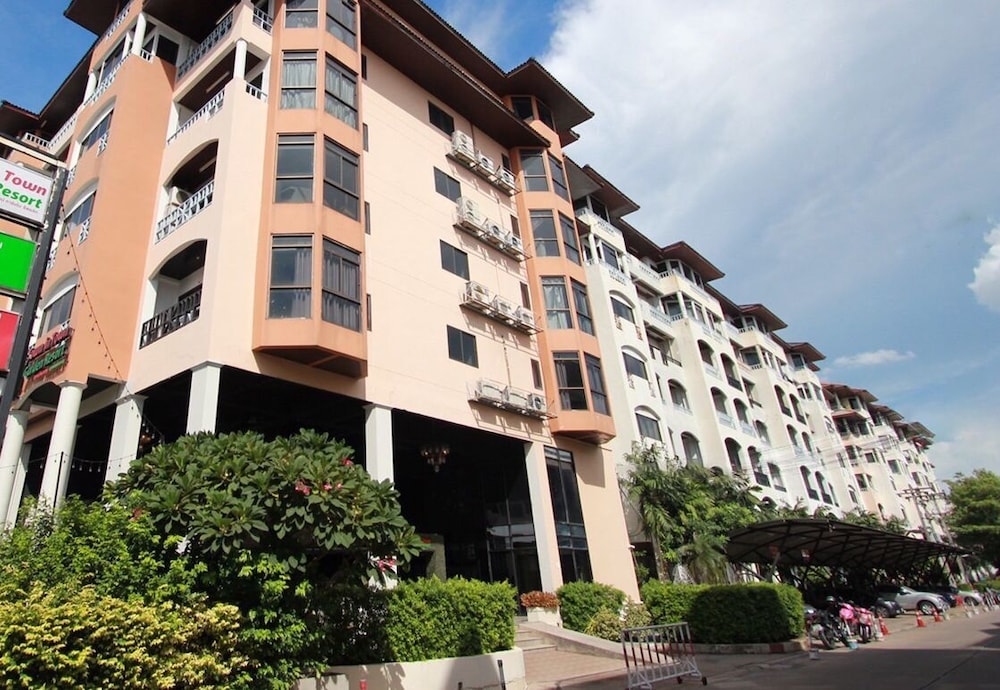 Town In Town Garden Resort