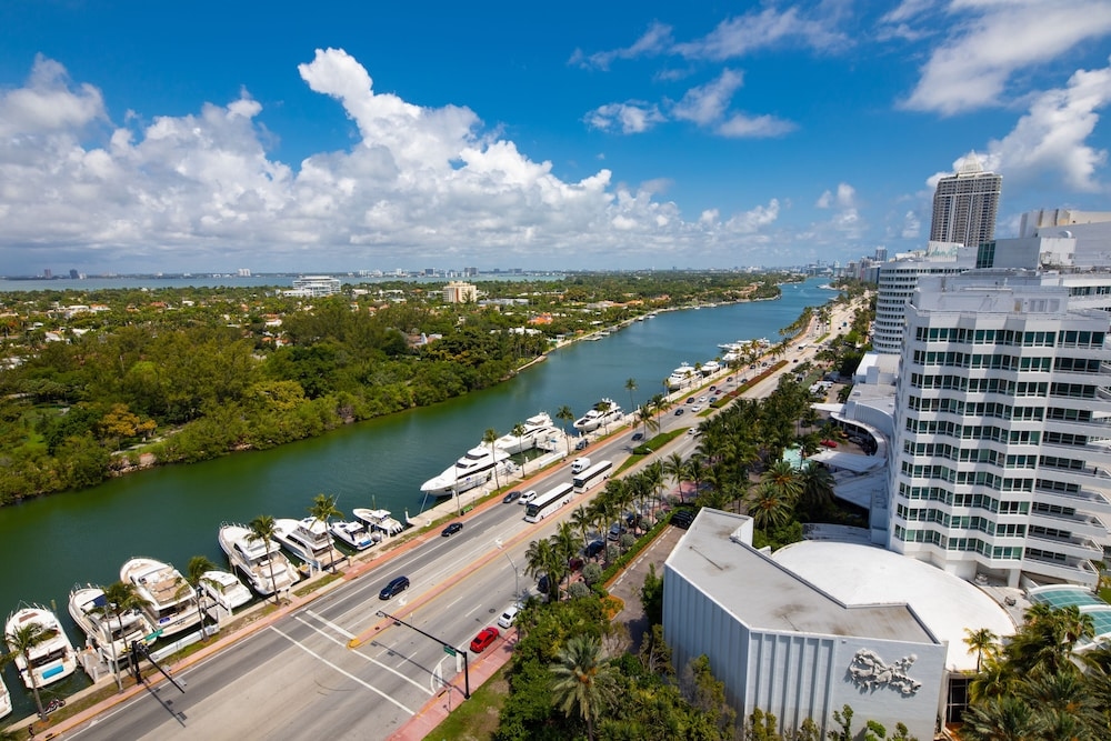 Fontainebleau Miami Beach Private Luxury Suites