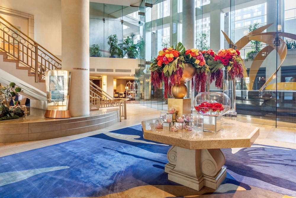 Omni Los Angeles Hotel at California Plaza, Los Angeles